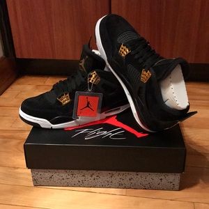Jordan 4s